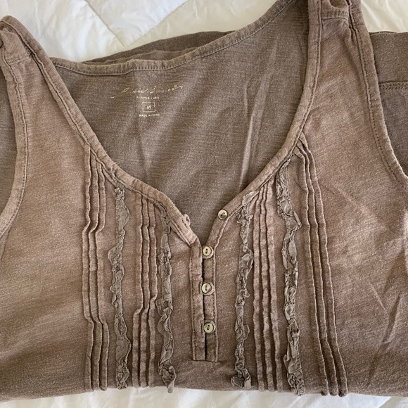 Eddie Bauer Button Up Ruffle Tank Top - Picture 7 of 8